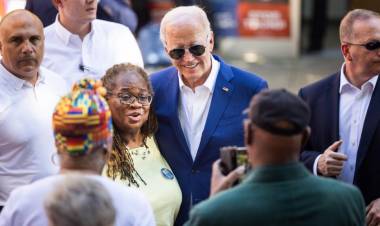 BIDEN DIJO QUE ESTADOS UNIDOS RECHAZARÁ "EL EXTREMISMO" AL IGUAL QUE FRANCIA