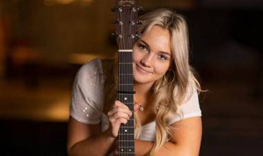 TRIUNFA ‘I WAS GONNA BE’, EL COUNTRY DE RACHEL HOLT DANDO VOZ A UN NIÑO QUE NO DEJARON NACER