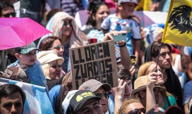 CRUZAN A MILEI POR VINCULAR A LA IZQUIERDA CON EL ATENTADO A TRUMP