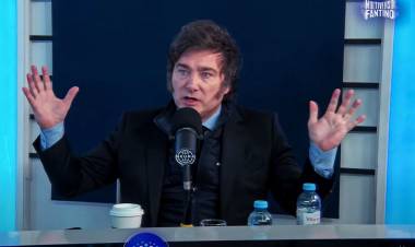 UN MILEI, SACADO POR LA CRISIS, CONTRA EL BANCO MACRO, EL FMI, MASSA, KICILLOF, CFK, ECONOMISTAS Y LOS POLÍTICOS