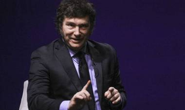 MILEI LE DA A LA SIDE 100 MIL MILLONES DE PESOS PARA GASTOS RESERVADOS