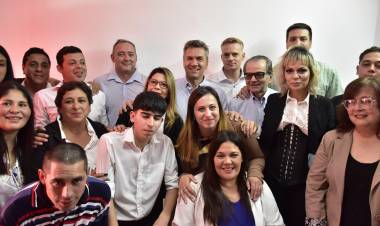 SÁENZ PEÑA: EL GOBERNADOR ZDERO INAUGURÓ EL PRIMER PARADOR NOCTURNO Y UN PASEO PARA ADULTOS MAYORES 