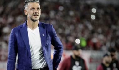 DEMICHELIS DEJA DE SER EL DT DE RIVER