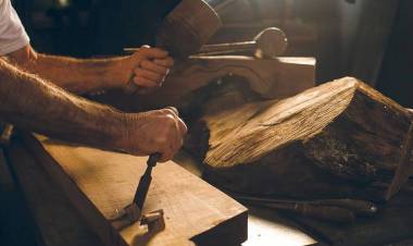 QUERIDO PROGRE: ¿TANTO TE IMPORTA UN SIMPLE CARPINTERO JUDÍO?