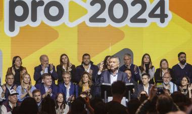 MACRI EN LA BOCA, APUNTÓ CONTRA EL "ENTORNO" DE MILEI, PIDIÓ ESPACIOS Y LO APURÓ