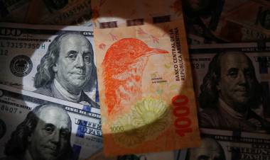 CASI 6 DE 10 ARGENTINOS USAN SUS AHORROS PARA PAGAR GASTOS