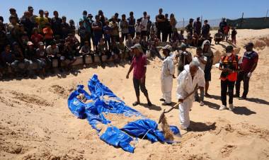 INDIGNACIÓN DE FAMILIARES DE REHENES ISRAELÍES POR EL RETORNO DE 80 CUERPOS A GAZA