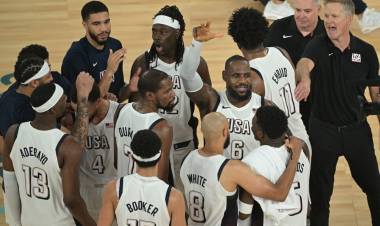 EEUU REACCIONÓ A TIEMPO Y VENCIÓ A SERBIA EN LA SEMIFINAL DE BÁSQUETBOL