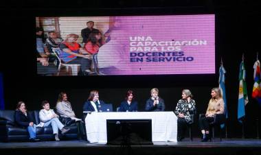 ALFABETIZACIÓN INICIAL: LA ESPECIALISTA FLORENCIA SALVAREZZA, LOS EQUIPOS TÉCNICOS Y DE GESTIÓN DEL MINISTERIO DE EDUCACIÓN ABORDARON ASPECTOS CLAVES 