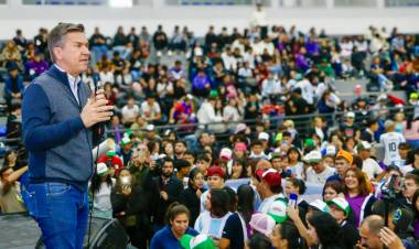 EL GOBERNADOR ZDERO LANZÓ HOY EL BINGO ESTUDIANTIL, UNA HERRAMIENTA SOLIDARIA PARA TODOS LOS ESTUDIANTES
