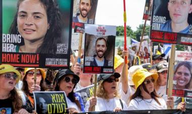 FAMILIARES DE REHENES ACUSARON A NETANYAHU DE OBSTACULIZAR UN ALTO AL FUEGO EN GAZA