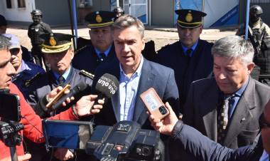 SEGURIDAD: EL GOBERNADOR ZDERO ENTREGÓ 600 CHALECOS ANTIBALAS A LA POLICÍA DEL CHACO