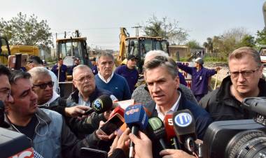 SE REACTIVÓ LA OBRA DE PAVIMENTACIÓN DE LA AVENIDA EDISON: “TRABAJAMOS PARA QUE LOS VECINOS TENGAN POSIBILIDADES DE DESARROLLO”, DIJO EL GOBERNADOR