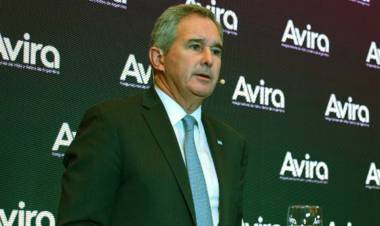 EL GOBIERNO DE JAVIER MILEI NO PLANEA LEVANTAR EL CEPO CAMBIARIO EN EL CORTO PLAZO