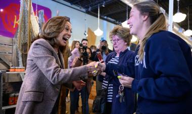 CÓMO KAMALA HARRIS PUEDE JUGAR SU ESTRATEGIA ELECTORAL