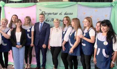 DÍA DEL MAESTRO: “NUESTRO HOMENAJE ES DIGNIFICAR SU LABOR Y DARLES RESPUESTAS”, DIJO LA MINISTRA NAIDENOFF 