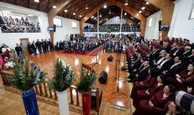 BORIC, EN EL TE DEUM EVANGÉLICO: ‘ORAR POR CHILE ES ORAR POR TODOS NOSOTROS, LO AGRADEZCO PROFUNDAMENTE’