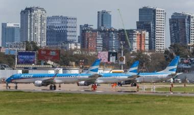 EL GOBIERNO VA AL CONGRESO PARA PRIVATIZAR AEROLÍNEAS ARGENTINAS 