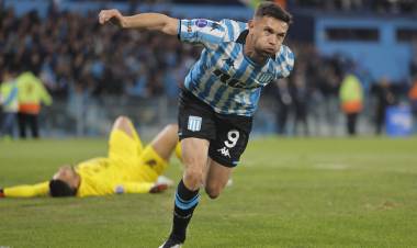 RACING GOLEÓ Y AVANZÓ EN LA COPA SUDAMERICANA