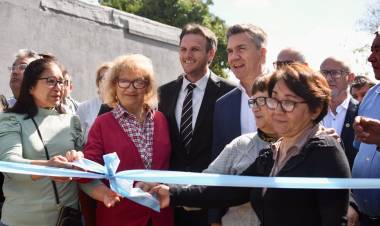 ANIVERSARIO 108 DE FONTANA: EL GOBERNADOR ZDERO INAUGURÓ PAVIMENTO Y ENTREGÓ TÍTULOS DE PROPIEDAD 