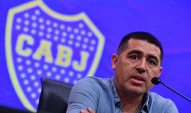 BOCA JUNIORS: RIQUELME RESPONSABILIZÓ AL PLANTEL Y CAVANI LLAMÓ A LA REFLEXIÓN