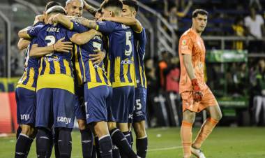 LIGA PROFESIONAL: VÉLEZ PERDIÓ EN ROSARIO Y NO PUDO ALEJARSE EN LA CIMA