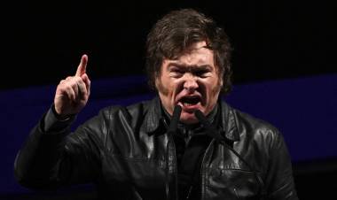 EL DEDO DE MILEI CONTRA LA UNIVERSIDAD PÚBLICA: FIRMÓ EL VETO HORAS DESPUÉS DE LA MARCHA