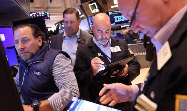 EL RIESGO PAÍS BAJÓ A 1107 PUNTOS Y ES EL MÁS BAJOS DE LOS ÚLTIMOS CUATRO AÑOS