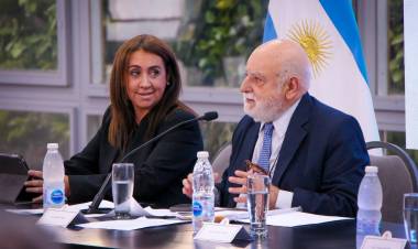 EL GOBERNADOR ZDERO ACOMPAÑÓ LA JORNADA DE DERECHO PÚBLICO “LEY DE BASES Y SUS IMPLICANCIAS EN LOS ORDENAMIENTOS NACIONALES Y LOCALES”