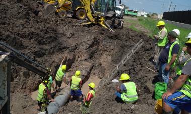 RESISTENCIA: SAMEEP REPARÓ CAÑERÍA DE IMPULSIÓN DE AGUA POTABLE EN LA ZONA SUR Y EL SERVICIO SE RESTABLECE PAULATINAMENTE 