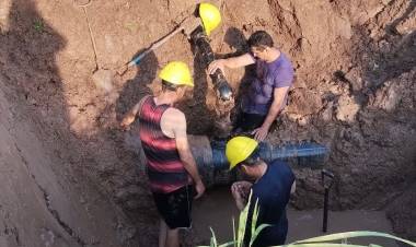 CON REPARACIONES EN EL TRAMO PRESIDENCIA ROCA-LAGUNA LIMPIA, SAMEEP CONTINUÓ HOY CON EL PLAN DE INTERVENCIÓN DEL ACUEDUCTO DE LAS 7 LOCALIDADES