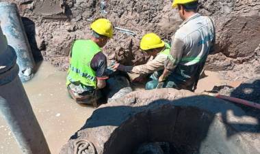 QUITILIPI: SAMEEP REPARÓ CAÑERÍA DE IMPULSIÓN DE LA RED CLOACAL