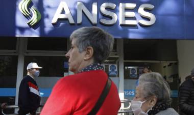 NI LA NAVIDAD SENSIBILIZA AL GOBIERNO: NO HABRÁ BONO DE FIN DE AÑO PARA JUBILADOS