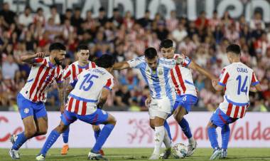 ARGENTINA SE QUEDÓ SIN IDEAS Y CAYÓ ANTE PARAGUAY: EL MINUTO A MINUTO DEL PARTIDO