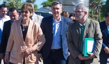 SAMUHÚ: EL GOBERNADOR ZDERO PUSO EN FUNCIONAMIENTO HOY LA PLANTA POTABILIZADORA DE AGUA 