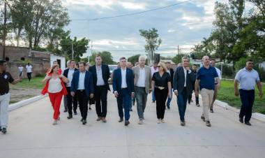 CON MÚLTIPLPES INAUGURACIONES Y AYUDAS, EL GOBERNADOR ZDERO CELEBRÓ EL 140° ANIVERSARIO DE PRESIDENCIA ROCA