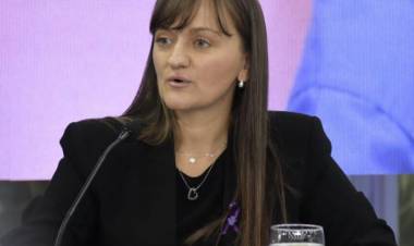 SCHNEIDER DESTACÓ A LA UNNE COMO SÍMBOLO DE PROGRESO Y COMPROMISO CON LA EDUCACIÓN PÚBLICA