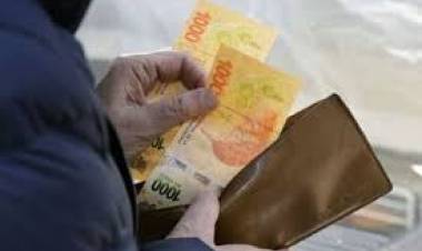 EL GOBIERNO DEFINIÓ POR DECRETO EL SALARIO MÍNIMO CON AUMENTOS ESCALONADOS