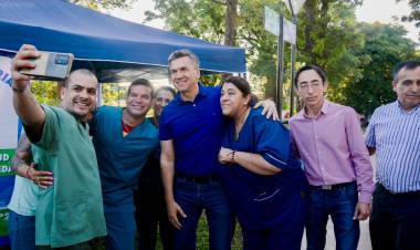 COLONIA ELISA: EL GOBERNADOR ZDERO CONSTATÓ LA LLEGADA DE MEDICAMENTOS E INSUMOS AL HOSPITAL “SARGENTO CABRAL”