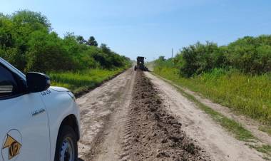 EL GOBIERNO DEL CHACO TRABAJA EN EL MEJORAMIENTO DE RUTAS PROVINCIALES  