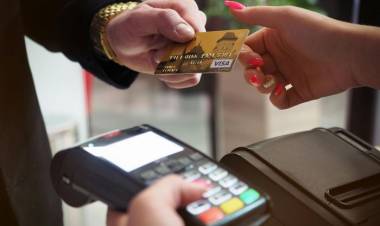 SE PODRÁ PAGAR EN DÓLARES CON TARJETA