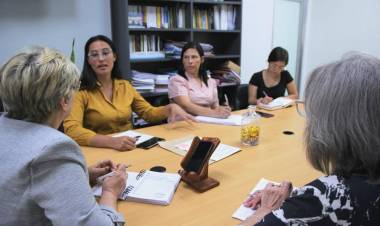 EDUCACIÓN Y DESARROLLO HUMANO COORDINAN ACCIONES DE CARA AL CICLO LECTIVO 2025 