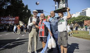 LOS JUBILADOS EN LA PRIMERA LÍNEA