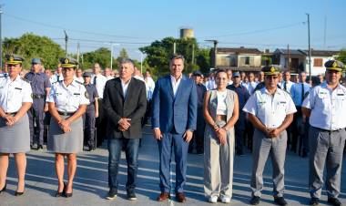 220 SUBADJUTORES  Y NUEVOS AGENTES PENITENCIARIOS: “VAMOS A CUIDAR A LOS CHAQUEÑOS DE BIEN”, ASEGURÓ EL GOBERNADOR ZDERO