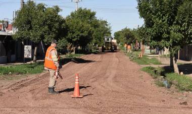 RESISTENCIA: CAROLINA MEIRIÑO, SECRETARIA GENERAL DE GOBIERNO, CONSTATÓ EL AVANCE DE OBRAS DE LAS CALLES PADRE CERQUEIRA Y BOGOTÁ