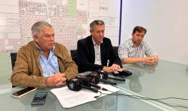 SAMEEP Y EL MUNICIPIO DE CHARATA FIRMARON ACUERDO PARA EXTENDER LAS REDES DE DISTRIBUCIÓN DE AGUA POTABLE EN LA CIUDAD
