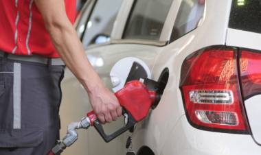 ESCASA DEMANDA DE COMBUSTIBLES 