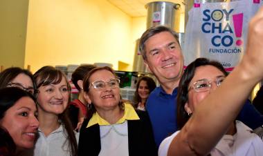 LAS BREÑAS: EL GOBERNADOR ZDERO ENTREGÓ ELEMENTOS DE EDUCACIÓN FÍSICA Y DE COCINA A ESCUELAS DE LA REGIONAL 8