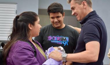 LOS SUEÑOS SE CUMPLEN: EL GOBERNADOR ZDERO ENTREGÓ VIVIENDAS A FAMILIAS DE FONTANA