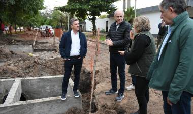 MÁS DESARROLLO PARA RESISTENCIA: AVANZA LA PAVIMENTACIÓN Y LOS DESAGÜES EN LA AVENIDA 9 DE JULIO: “ESTAMOS RECUPERANDO EL PERFIL URBANO DE LA CIUDAD” DIJO EL GOBERNADOR